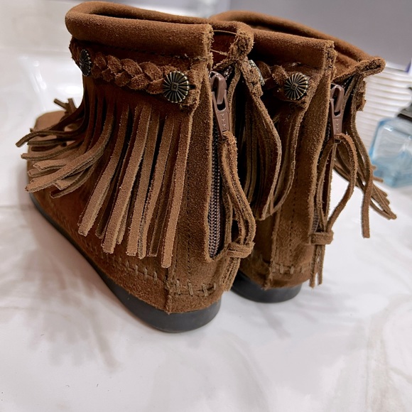 Minnetonka - High Top Back Zip Boot - Picture 5 of 9